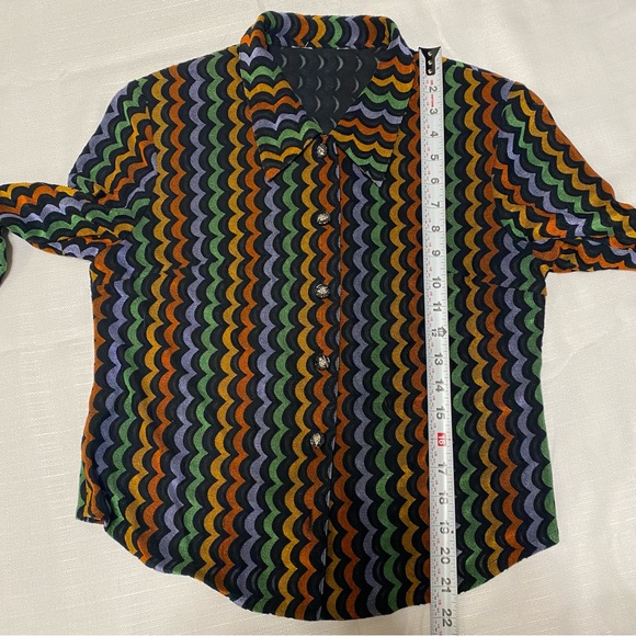 Vintage Style Womens Wave Patterned Button Up Novelty Buttons - Picture 7 of 8